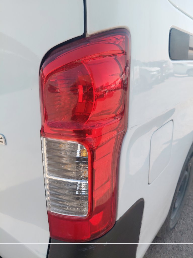 Nissan NV350 Urvan  2021 image