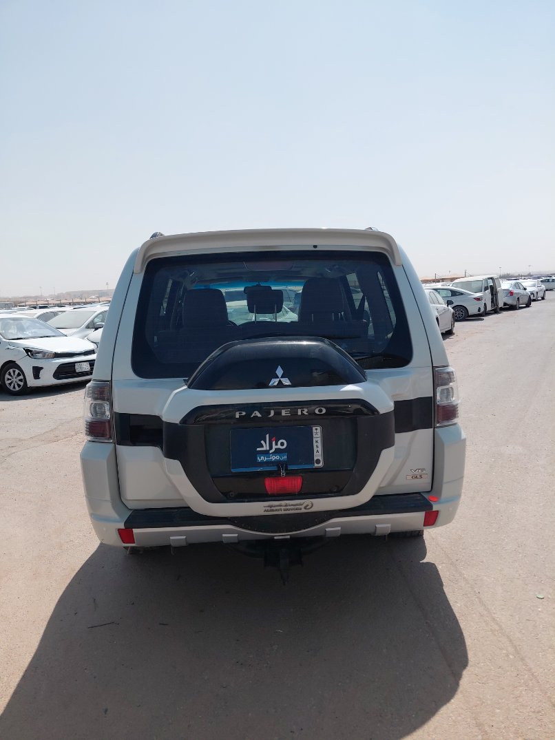 ميتسوبيشي باجيرو جي ال اس رياضية 2019 image