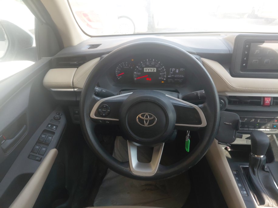 Toyota Yaris Y 2023 image