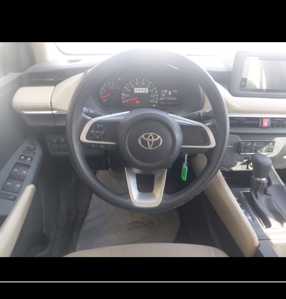 Toyota Yaris Y 2023 image