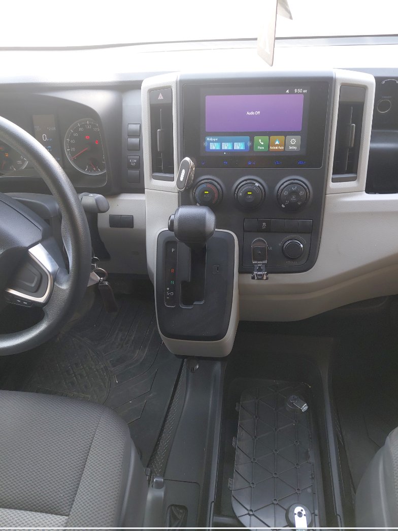 Toyota Hiace Bus  2025 image