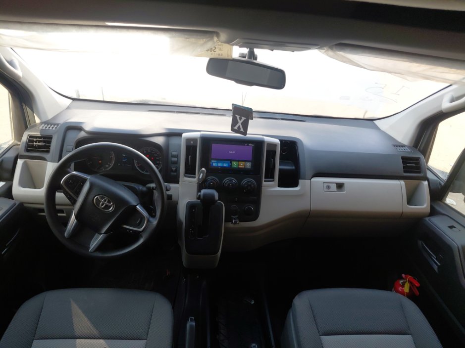 Toyota Hiace Bus  2025 image