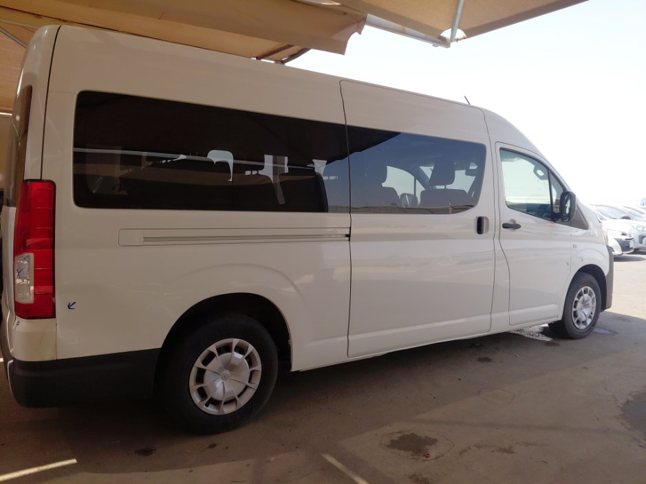 Toyota Hiace Bus  2025 image