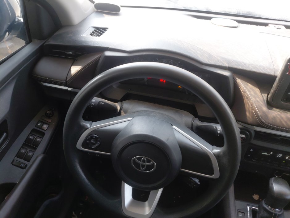Toyota Yaris Y 2023 image