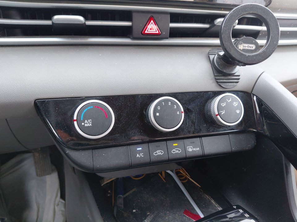 Hyundai Elantra  2025 image