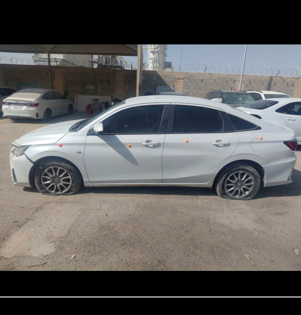 تويوتا يارس Y 2023 image