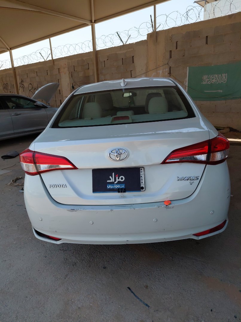 تويوتا يارس Y FLT 2022 image