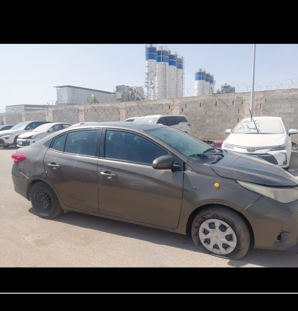 تويوتا يارس Y FLT 2021 image