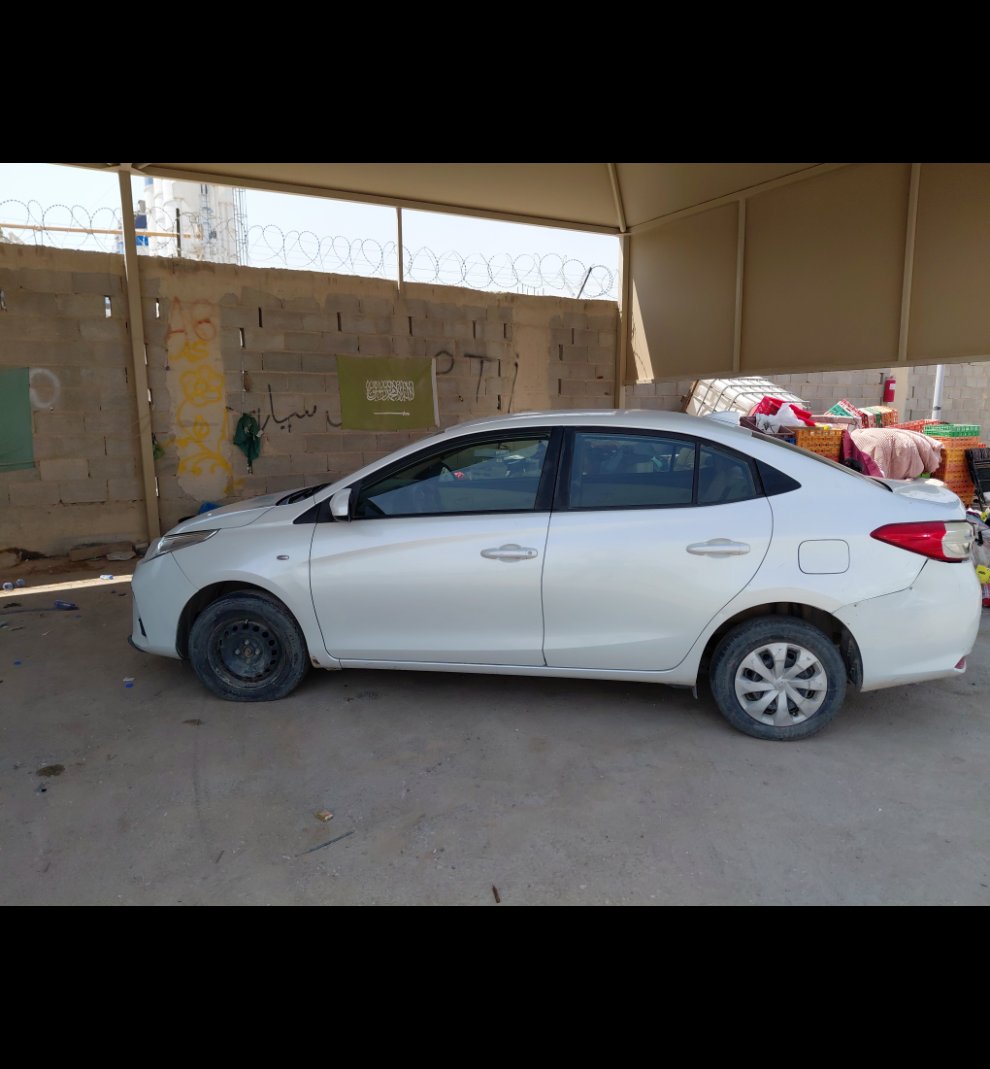 تويوتا يارس Y FLT 2021 image