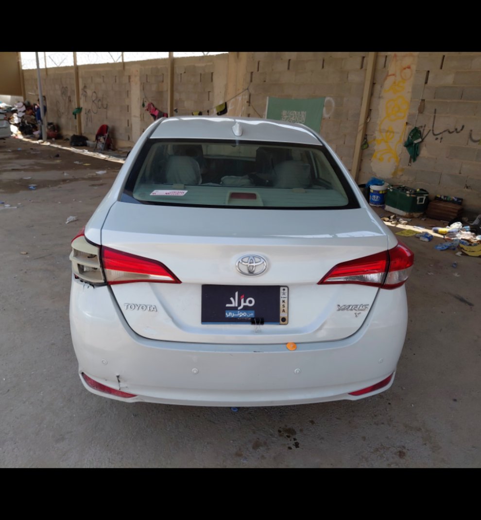 تويوتا يارس Y FLT 2021 image