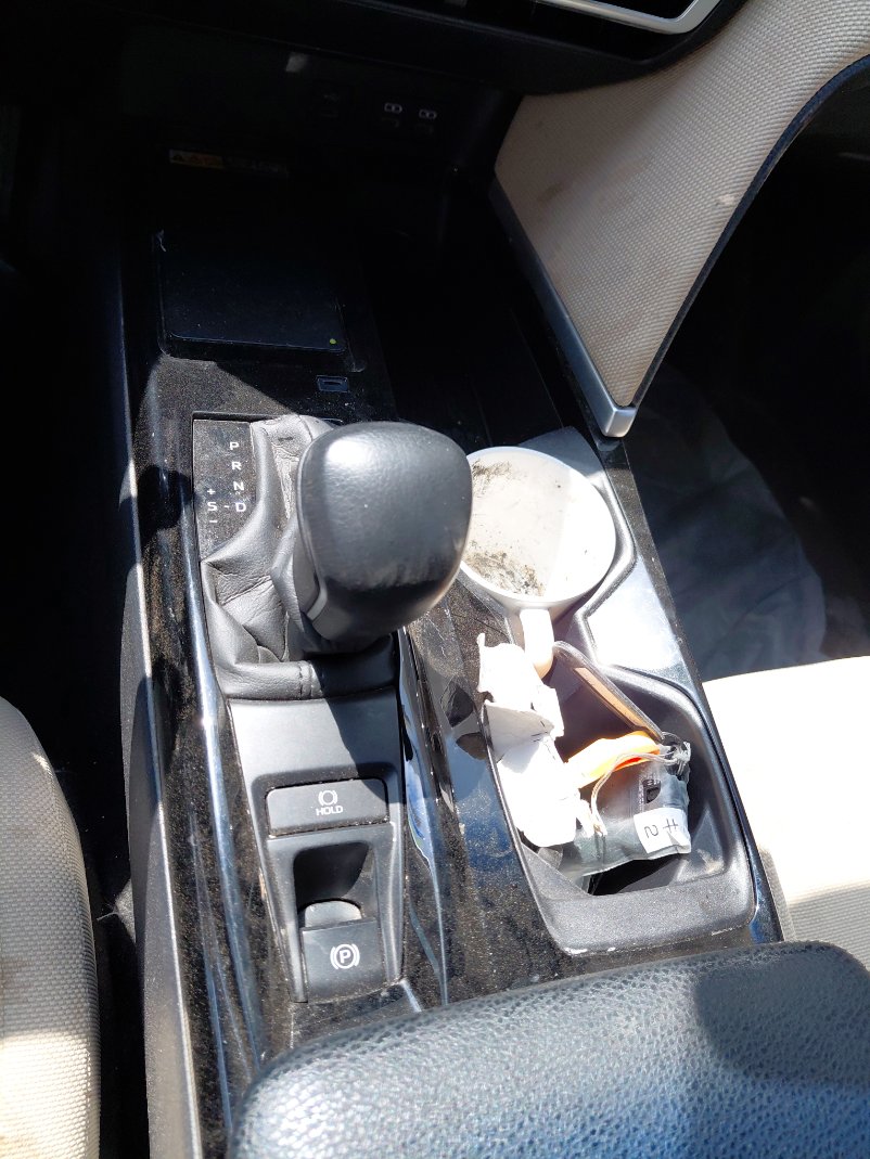 Toyota Camry LE 2025 image