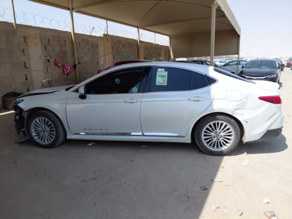 Toyota Camry LE 2025 image