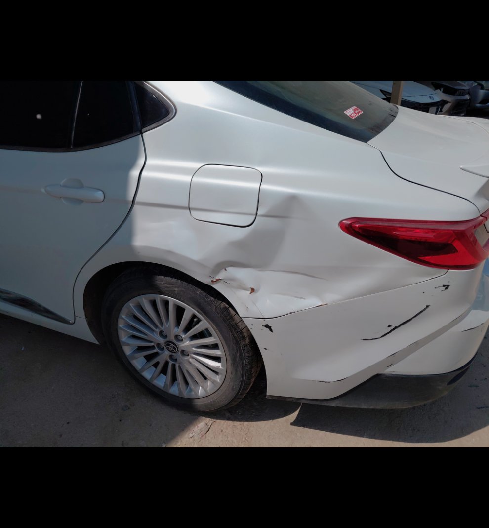 Toyota Camry LE 2025 image