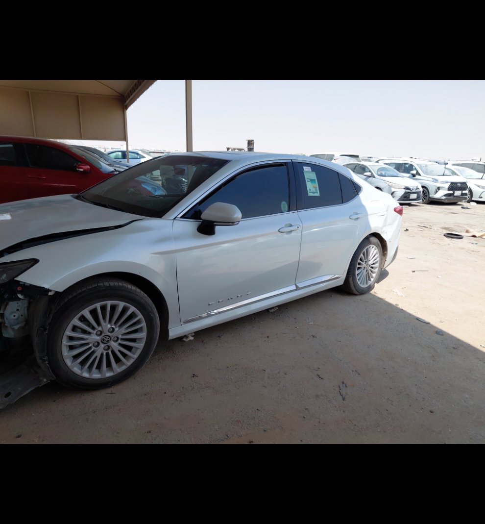 Toyota Camry LE 2025 image