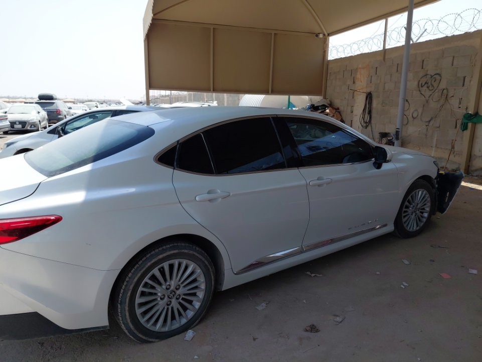 Toyota Camry LE 2025 image