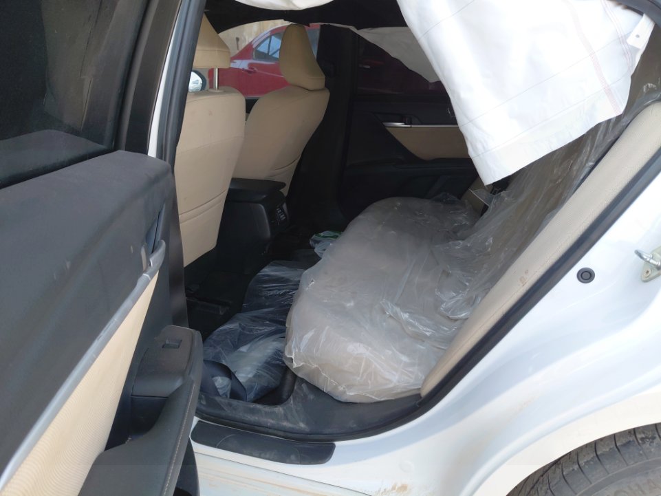 Toyota Camry LE 2025 image