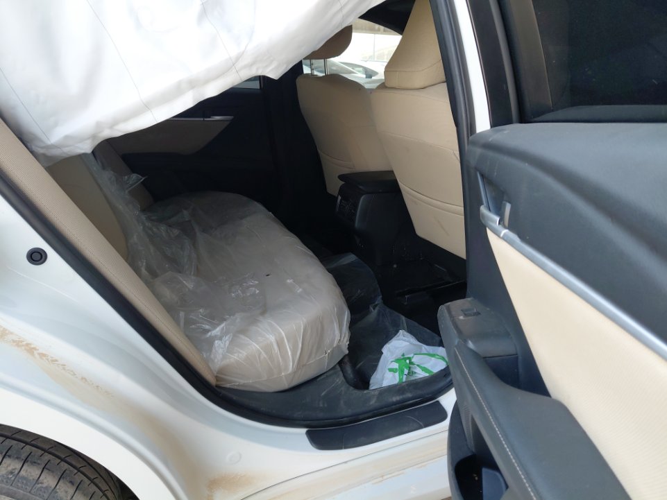 Toyota Camry LE 2025 image