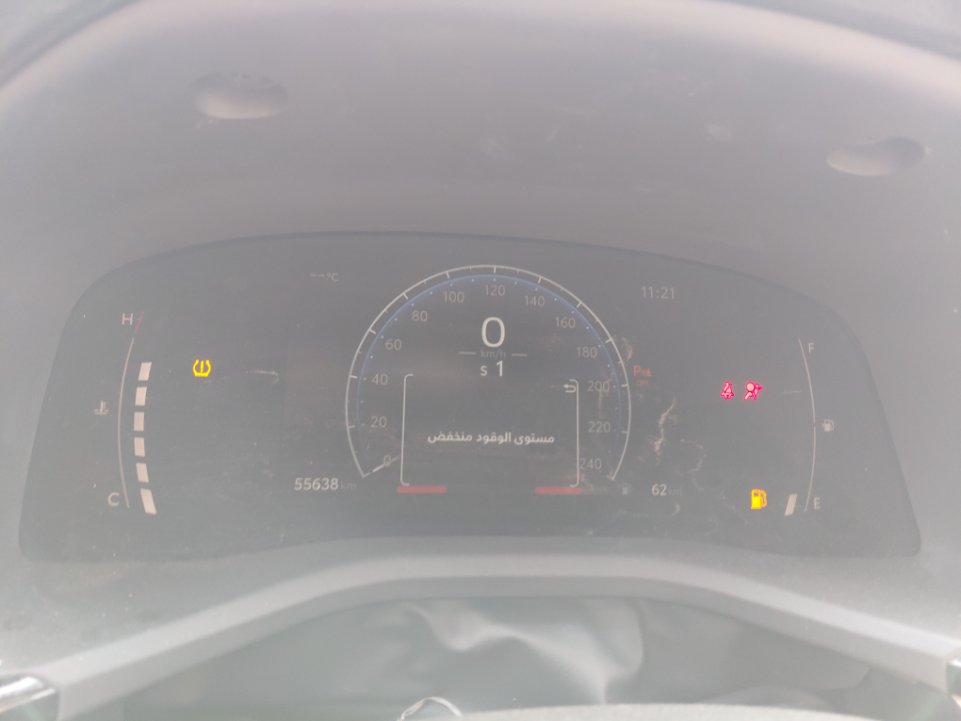 Toyota Camry LE 2025 image