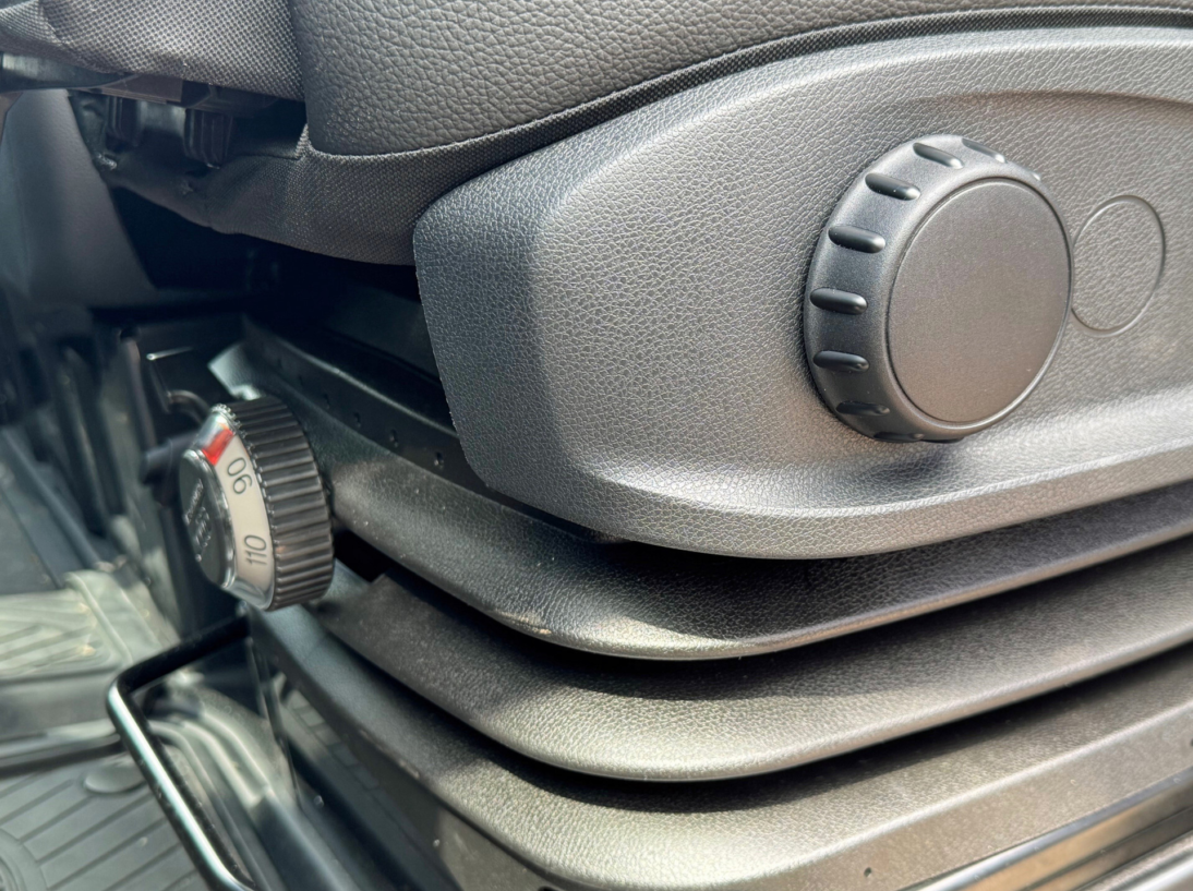 Vehicle 46023897 faf63059 9fe5 4d17 9956 7348e63bb53d