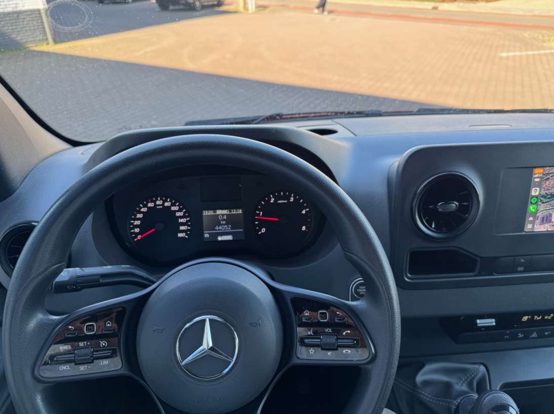 Vehicle 43984351 bba56247 9cb3 4df1 858b 91acf8c88cb7