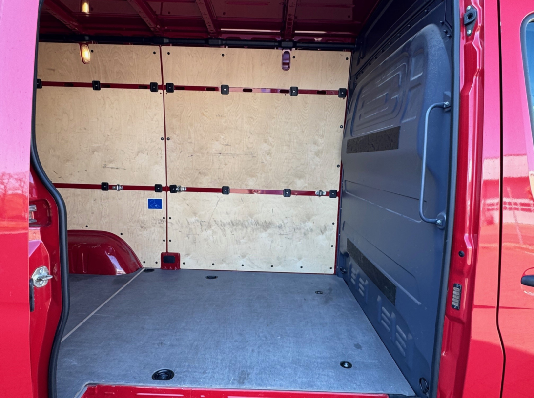 Vehicle 43984351 8f6f3b6e d4a5 4630 805e a46b048b0e87