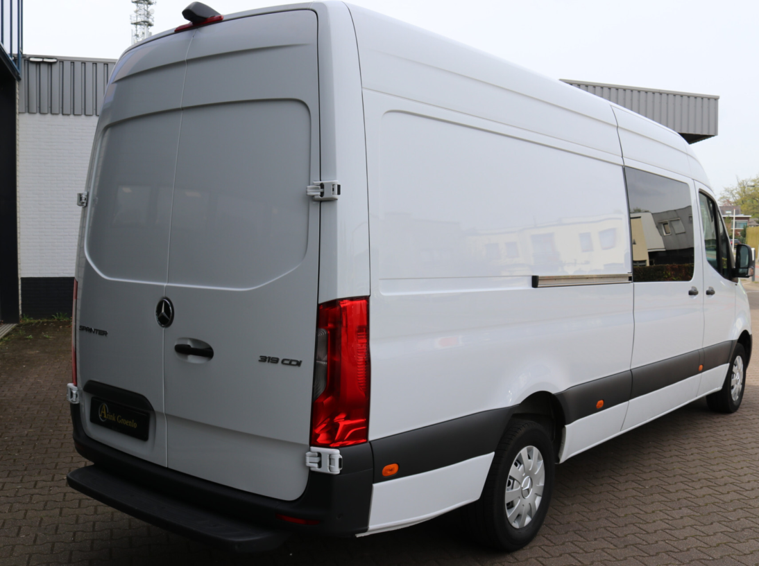 Vehicle 42987759 cdf28054 ff32 4b93 9212 ed526c3239f2