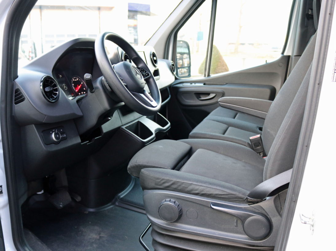 Vehicle 42987759 c5190bb2 effd 4771 87b5 a24d257d2508