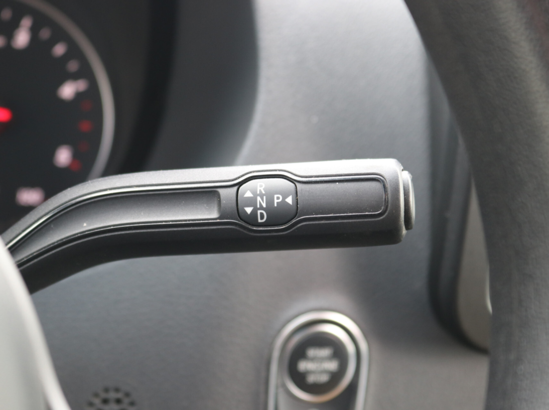 Vehicle 42987759 a0b1e914 475d 4a01 b5d6 04b9a255f2df