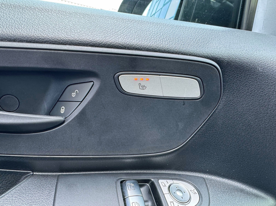 Vehicle 45693406 17e10795 376d 4717 8658 4e07e4255fe9