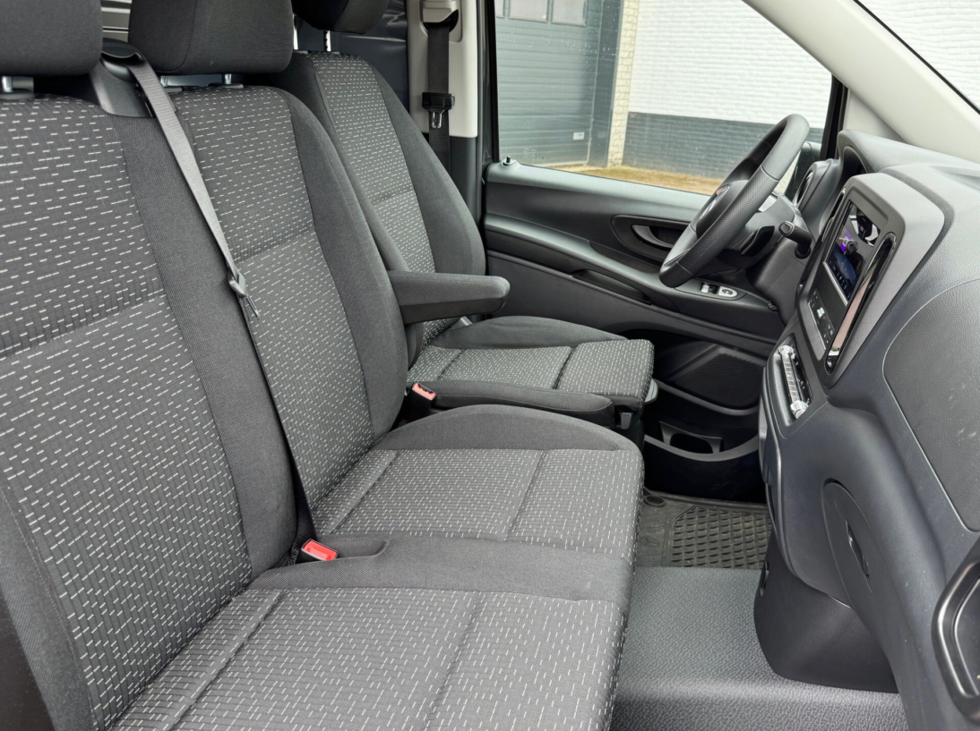 Vehicle 46452664 33406d2a d75b 4030 93e6 a6d70409b37e