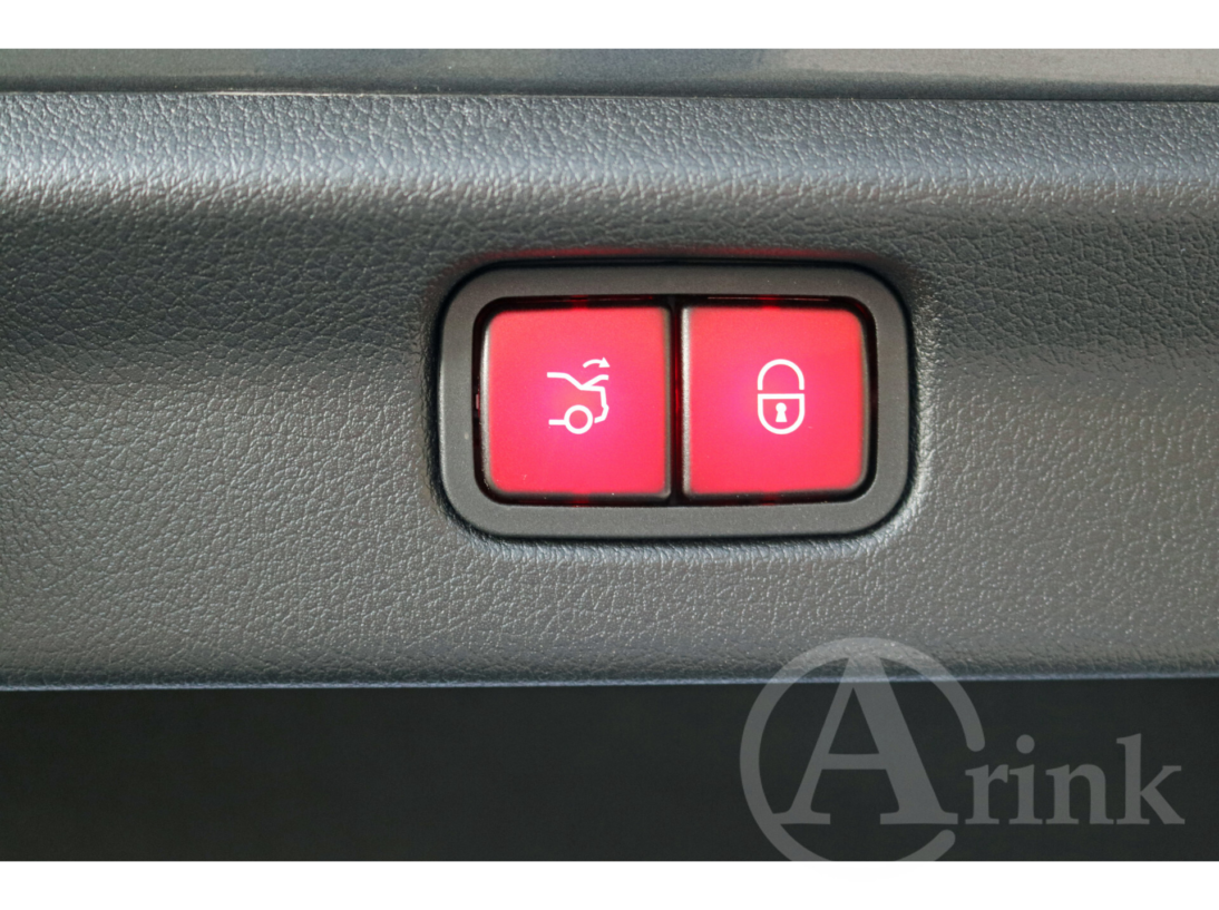 Vehicle 32795914 7c08e906 8973 4b70 9369 daa1b30a150a