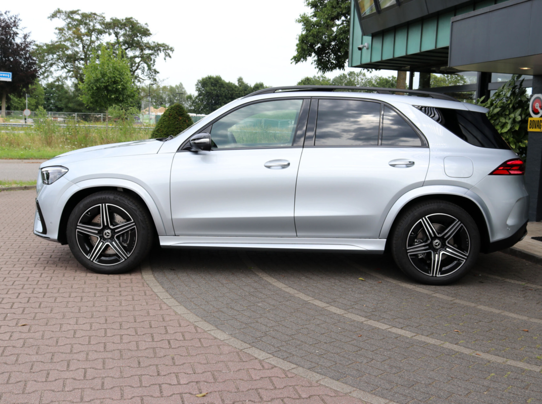 Vehicle 46510791 0043169d 3a1e 4d86 a5f8 fd0cf1ea4bd4