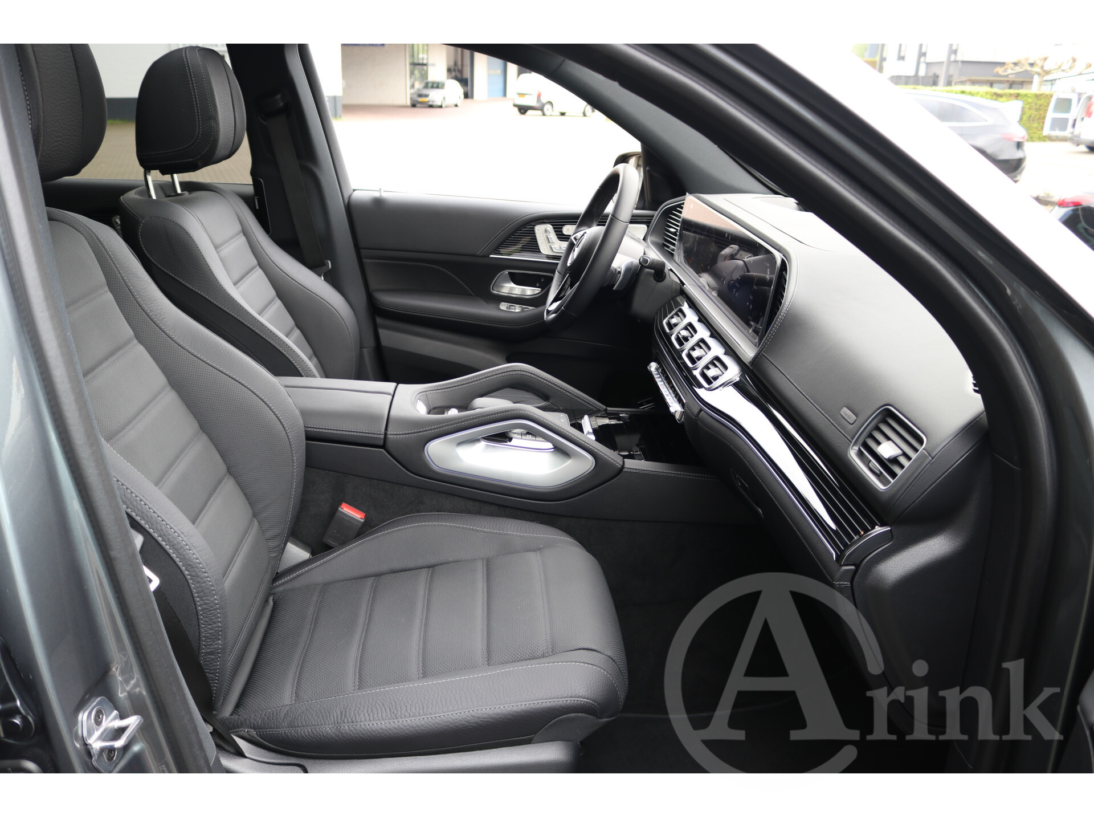Vehicle 46466236 0c314666 30b7 4037 883c c58c25b40800