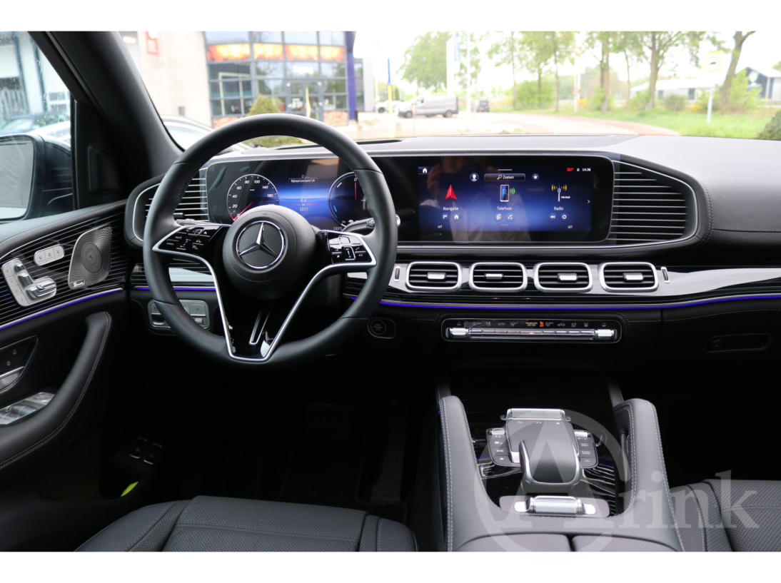 Vehicle 46466236 48604745 8ea7 4964 8b0b 13a1aef1f3ae