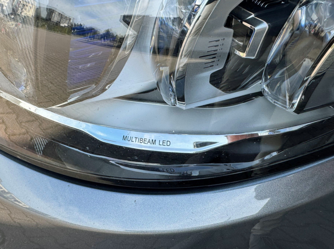 Vehicle 45800978 1917f934 b438 41bf 82b0 952b7673db9b