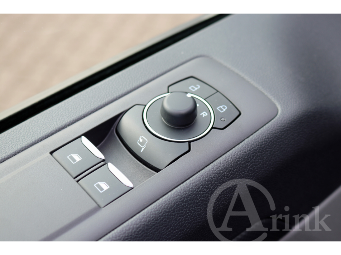 Vehicle 42330672 3bdcffe1 0786 49d2 9f05 e5d9810068db