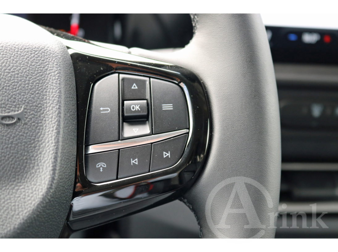 Vehicle 42330672 6e187ce4 0323 4999 a9d8 4b82542e8474