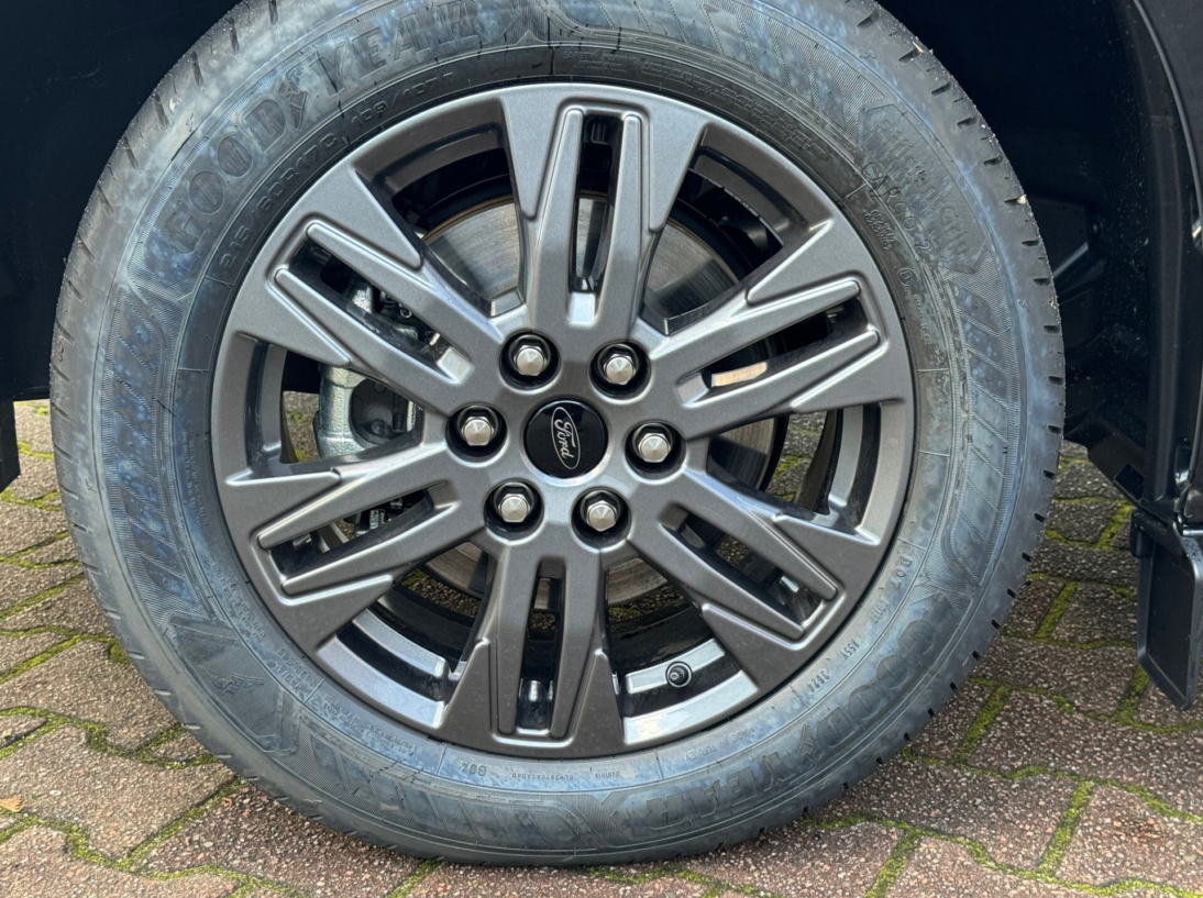 Vehicle 43253718 3662258d d1fd 4919 8013 f58d87823b53