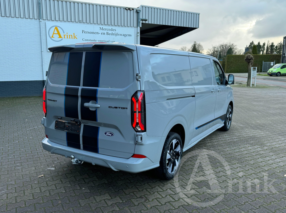 Vehicle 41815634 3bd15313 28b6 4a19 b8ce 36cec74e6103