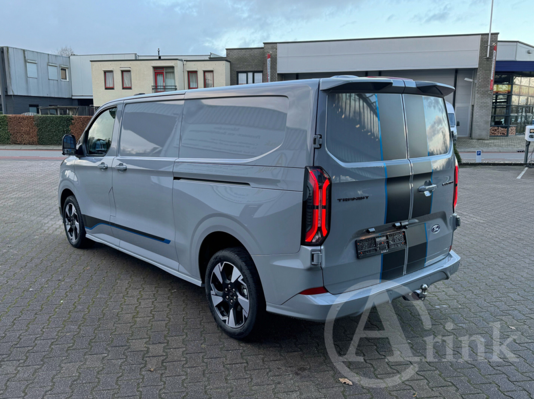 Vehicle 41815634 d6c9818a d24b 460f 8b4d 7abb6947da8e