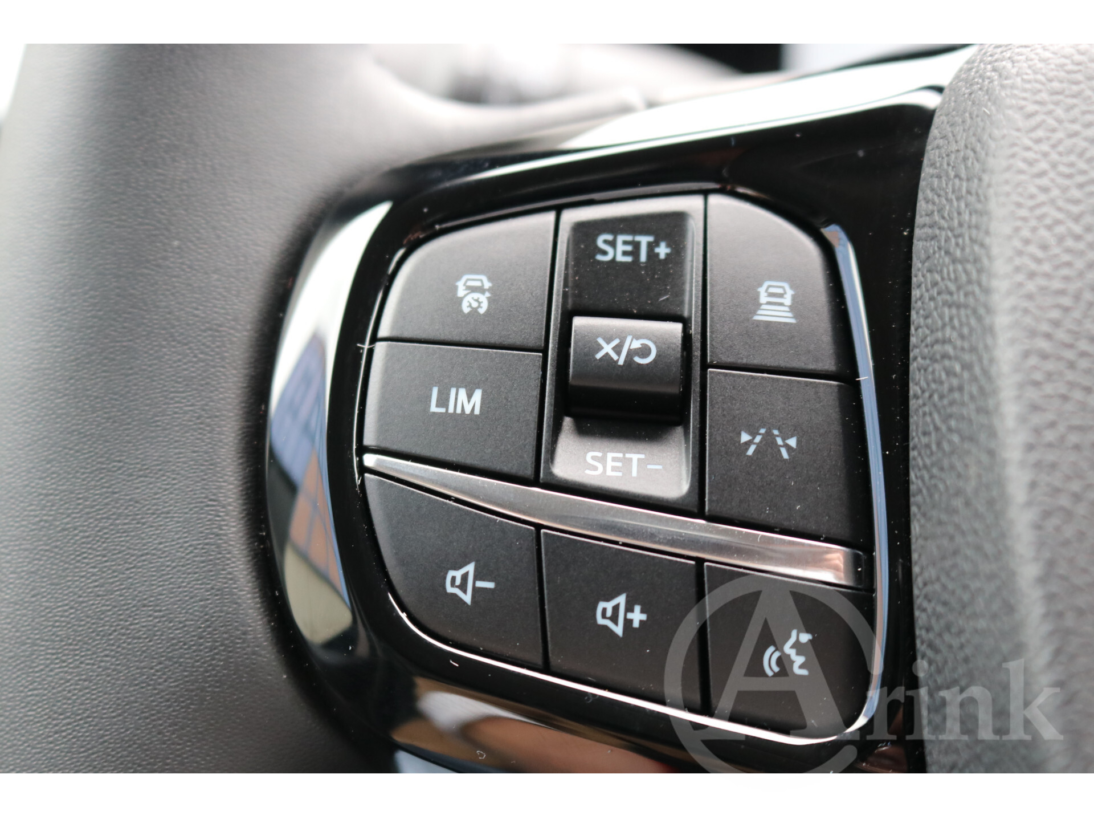Vehicle 41804262 49d027fc d561 4fce ac29 d0e32d25ac48
