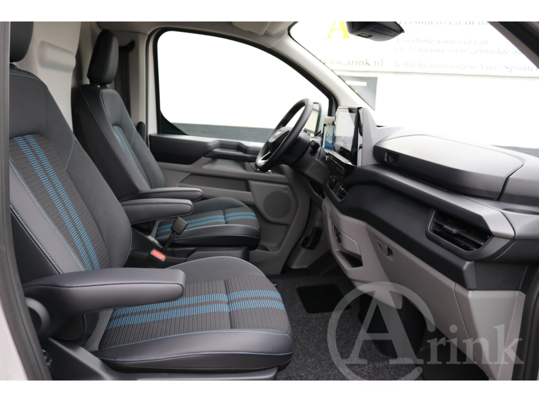Vehicle 41804262 d2c6ec85 fee7 4c9e a304 f7529f9927e5