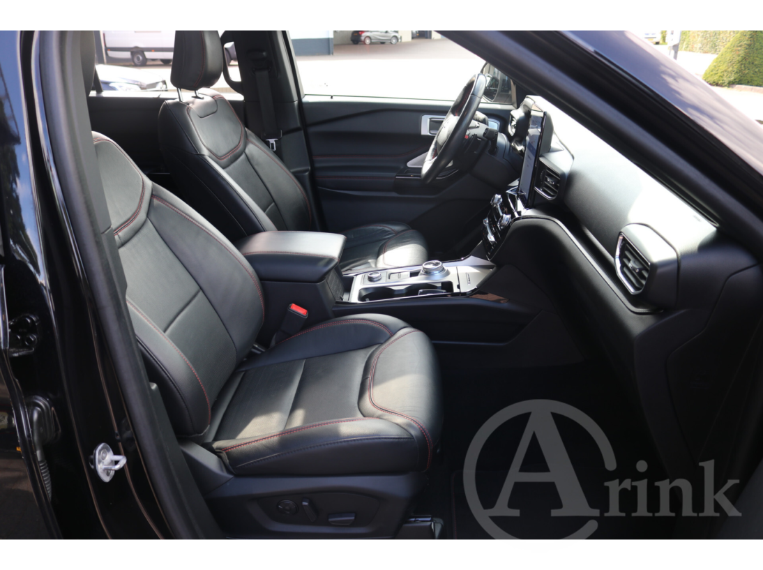 Vehicle 46696149 007592bc f703 4b06 8145 e9cf8e70cb66