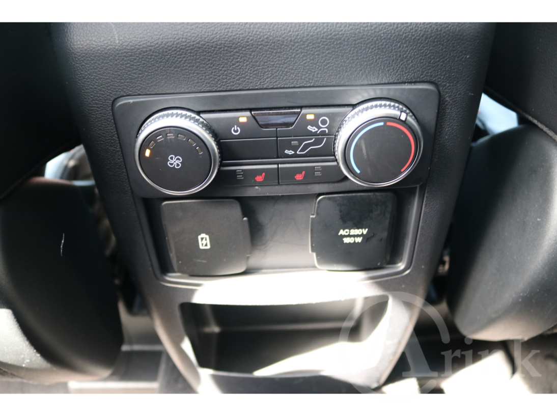 Vehicle 46696149 26562c67 e9ff 4652 88dd 62c369f747ed
