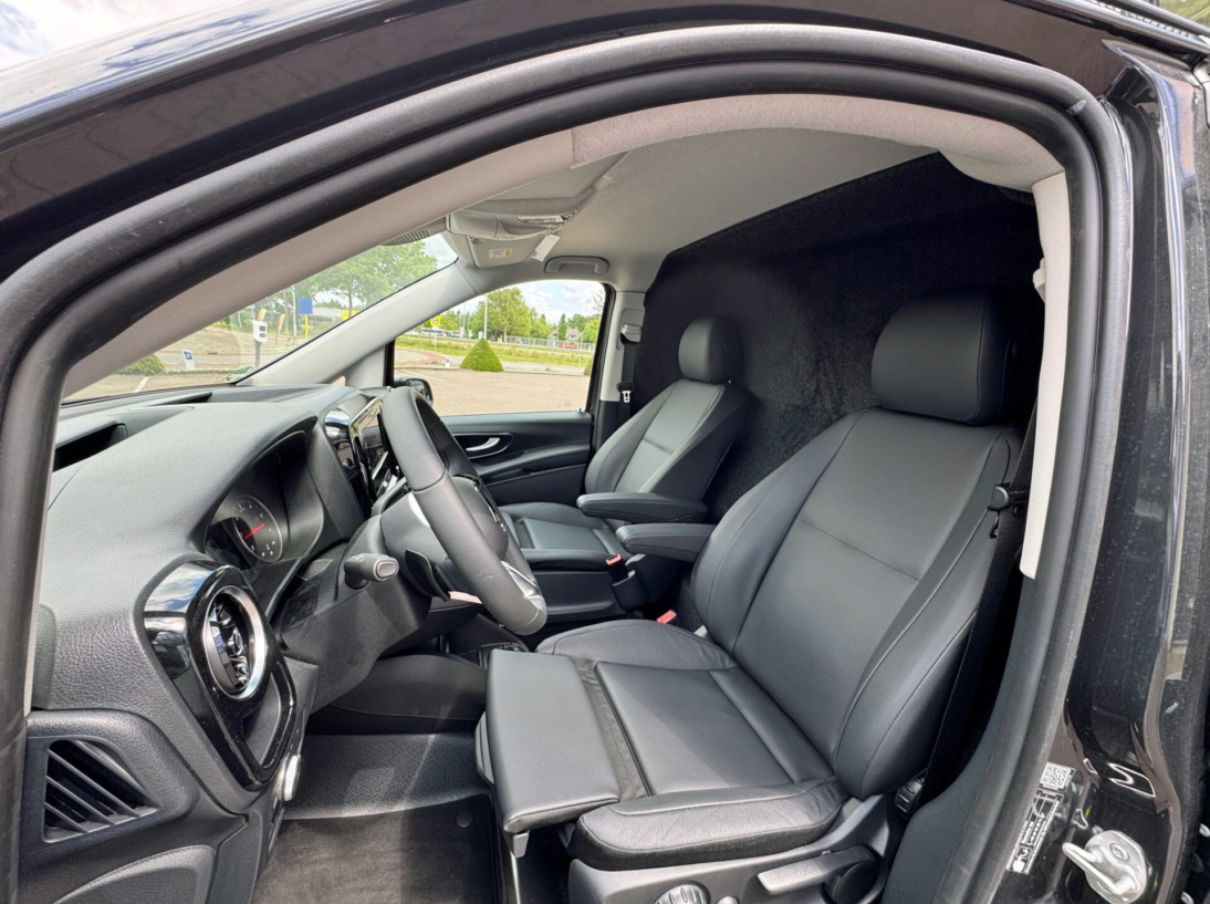 Vehicle 45987207 f7b197f1 2c72 43cb a006 8fe191e03ab1