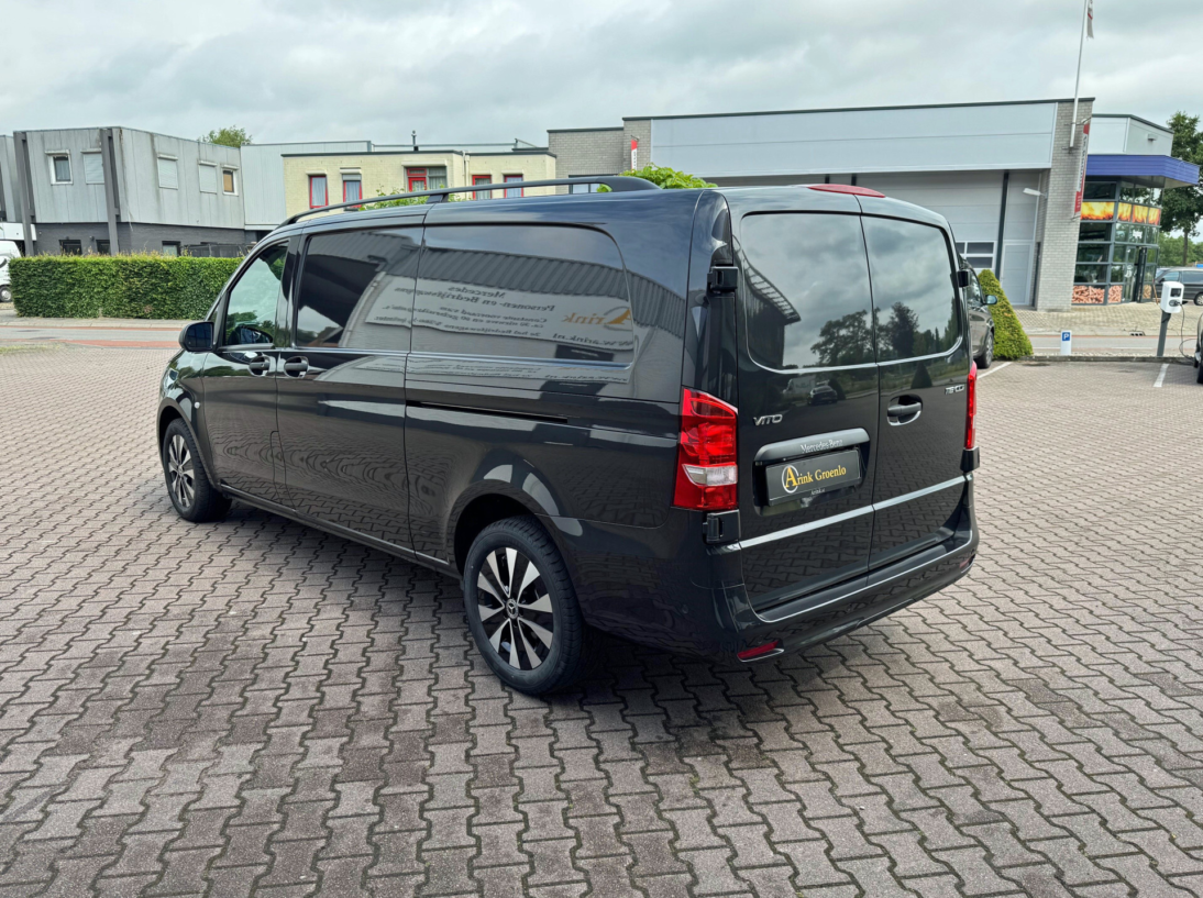 Vehicle 45987207 5ad2d435 00e4 40ef 8add 46848be74c0e