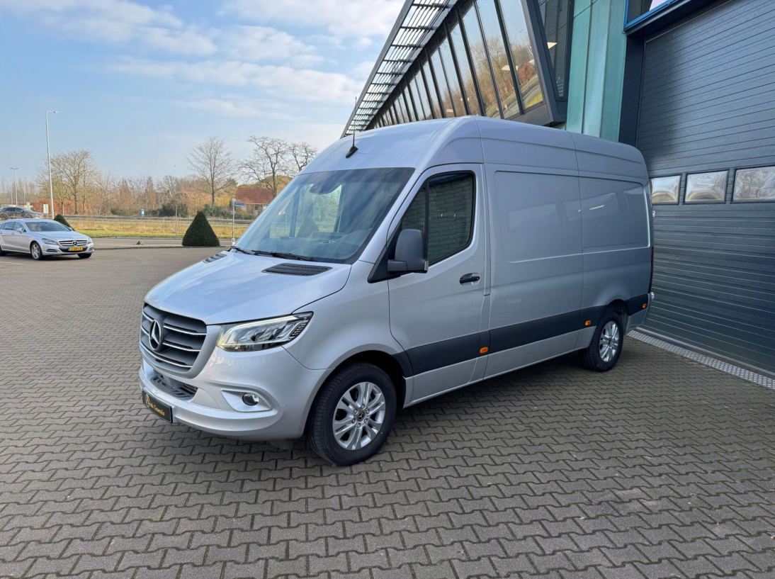 Vehicle 42953350 edb9678a b62b 4fbe 846c 4d154f474b3f