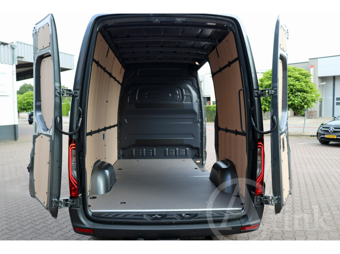 Vehicle 40011093 d64f1a3c 43c0 4d4a a407 25b109f90f05
