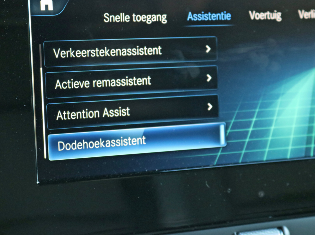 Vehicle 40668136 4056e303 4204 4f0c af82 05b1a4f9efcb