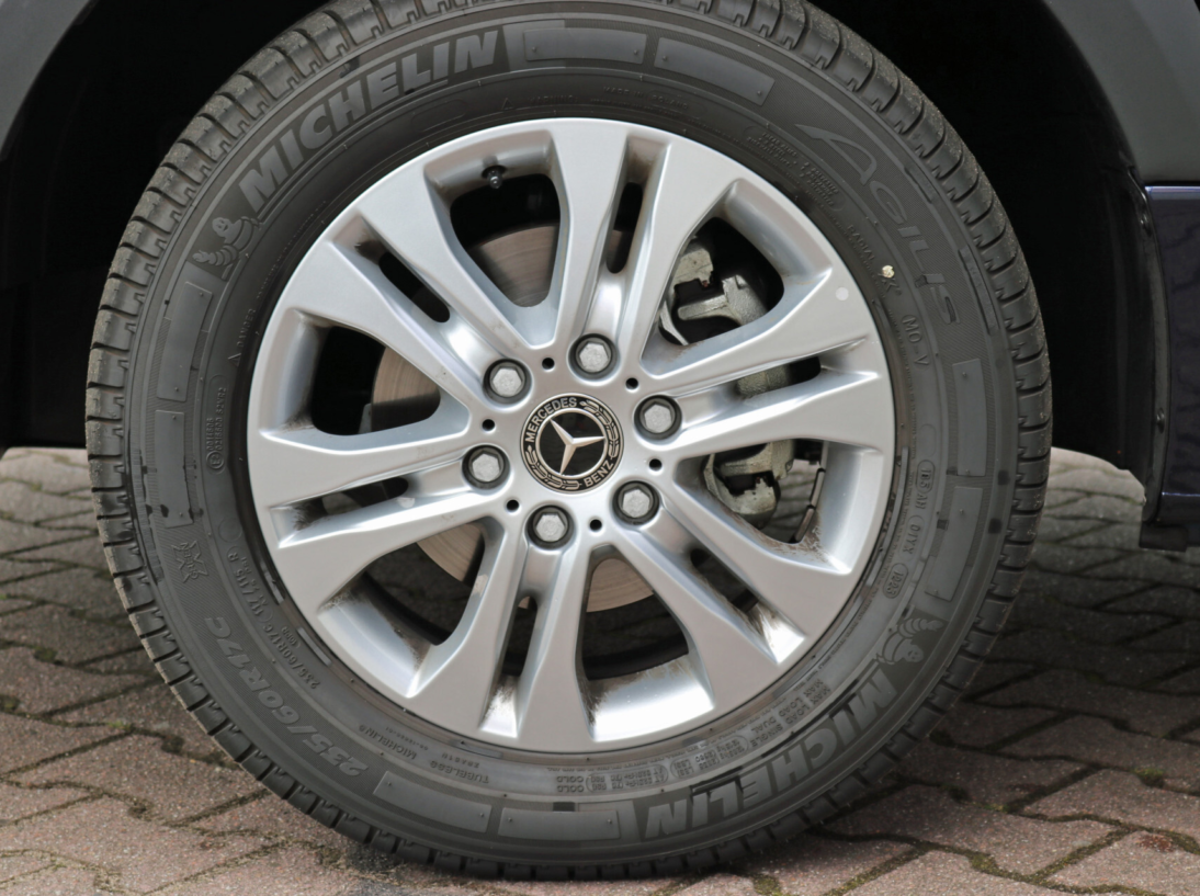 Vehicle 40668136 7ca5f085 c14b 4db9 9d08 b806d59d4f1b